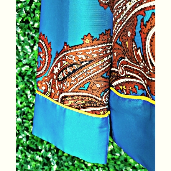 23. NWOT J.Crew Drapey button-up shirt in paisley print - Picture 3 of 8